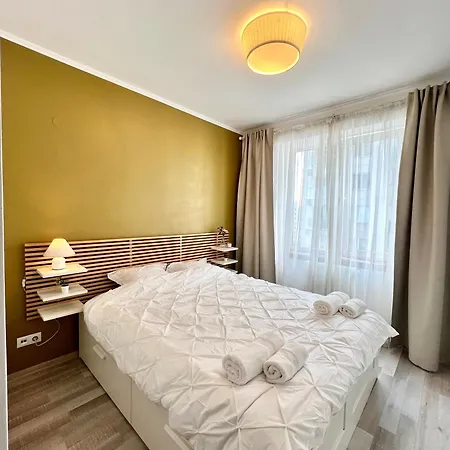 Blossom Nest - 1br With Terrace And Underground Parking Διαμέρισμα *