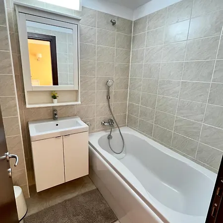 公寓 Blossom Nest - 1br With Terrace And Underground Parking *