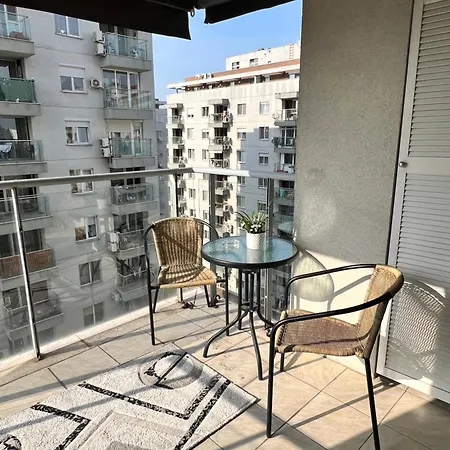 Blossom Nest - 1br With Terrace And Underground Parking Apartamento
