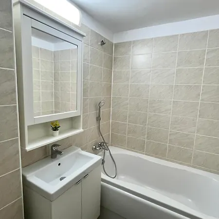 Blossom Nest - 1br With Terrace And Underground Parking