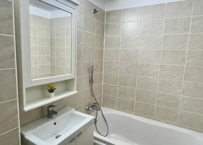 Blossom Nest - 1br With Terrace And Underground Parking