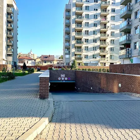 Blossom Nest - 1br With Terrace And Underground Parking