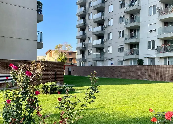 Blossom Nest - 1br With Terrace And Underground Parking بوخارست