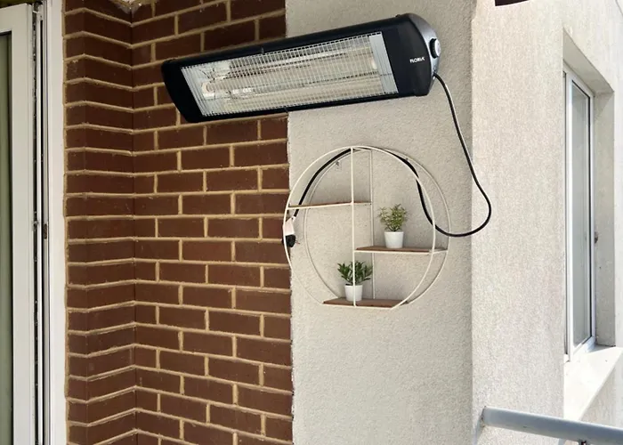 شقة Blossom Nest - 1br With Terrace And Underground Parking