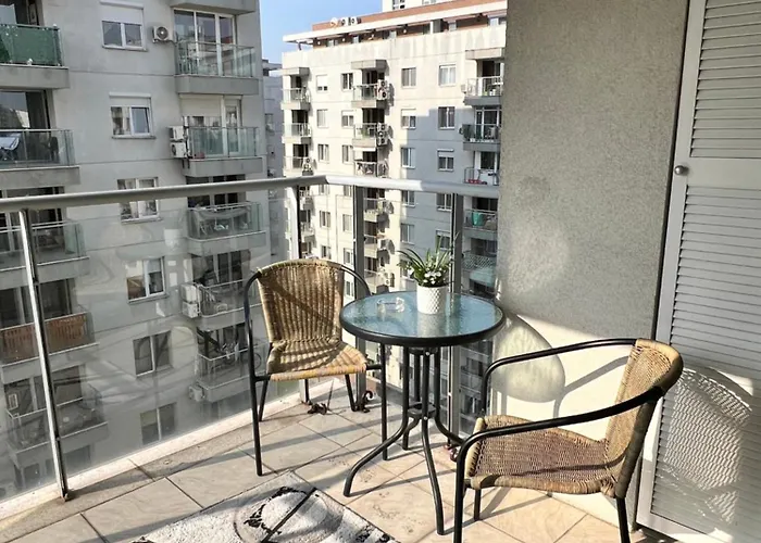 Blossom Nest - 1br With Terrace And Underground Parking شقة